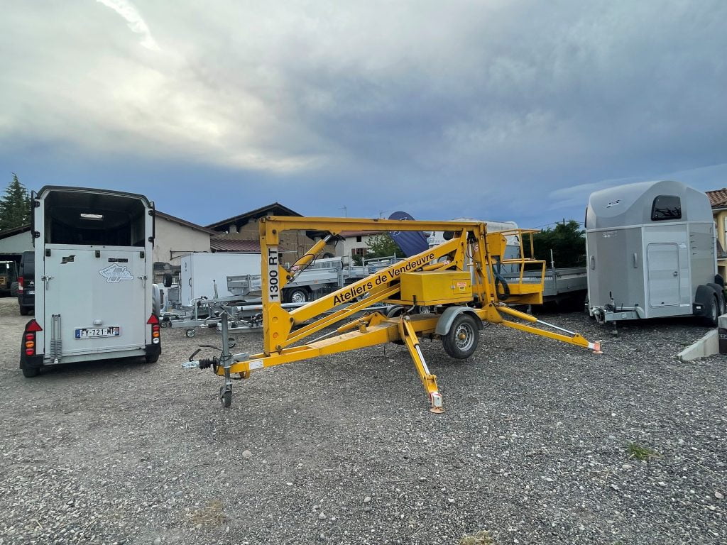 nacelle jaune